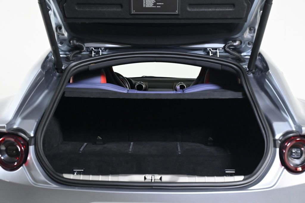 Used 2018 Ferrari GTC4Lusso T image 26