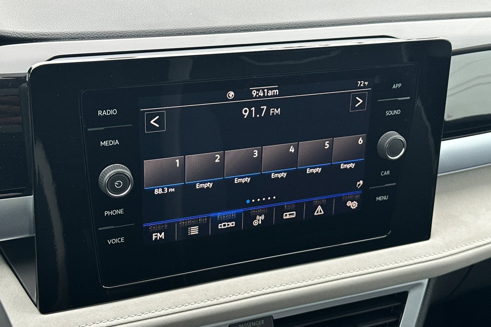 New 2026 Volkswagen Taos SE FWD image 18
