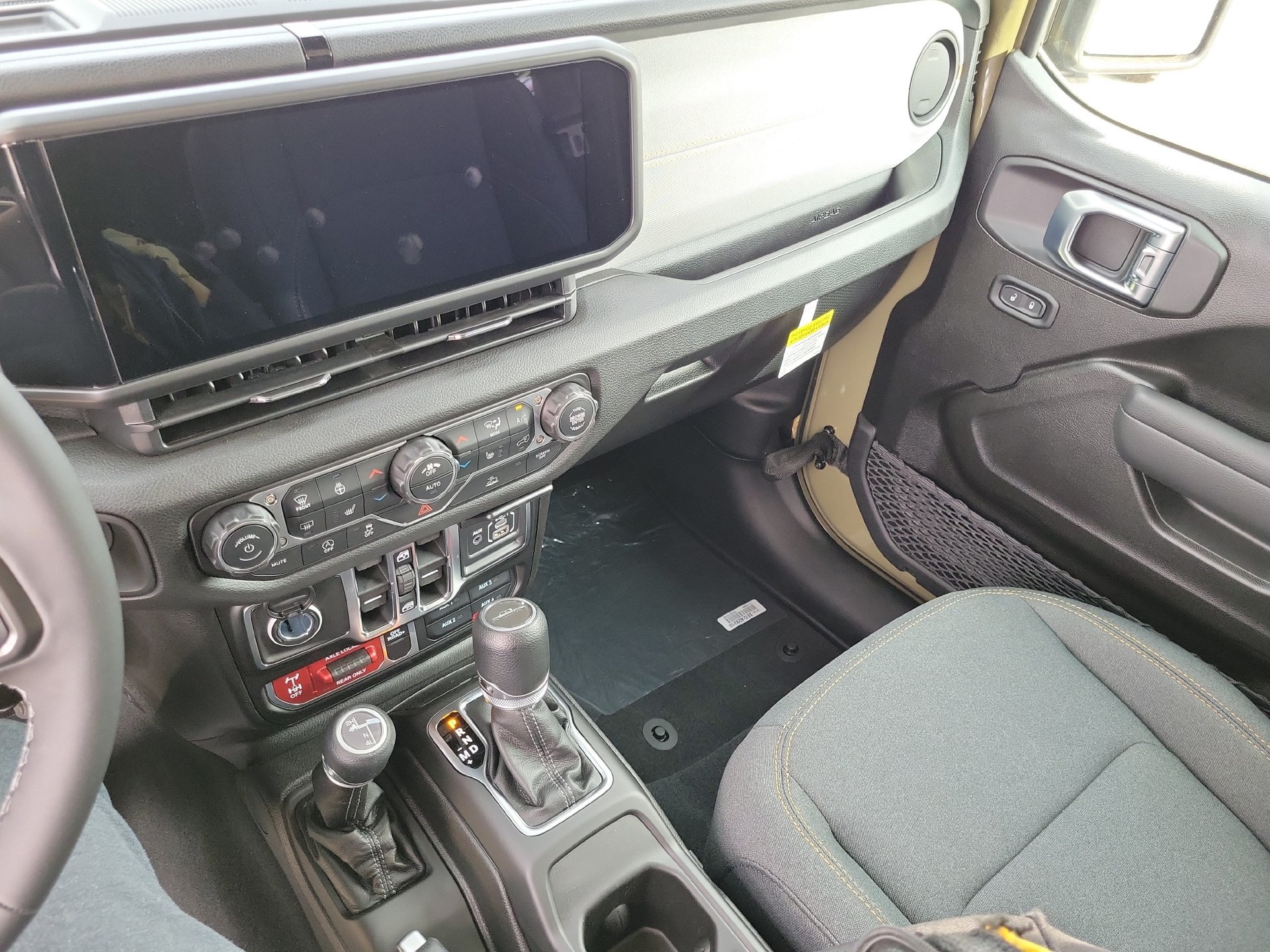 New 2026 Jeep Gladiator Sport AWD/4WD image 12