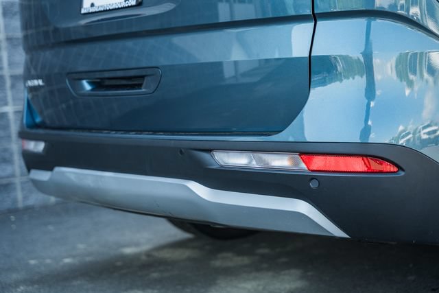 Used 2024 Kia Carnival EX FWD image 10