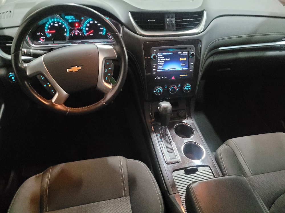 Used 2017 Chevrolet Traverse LT image 22