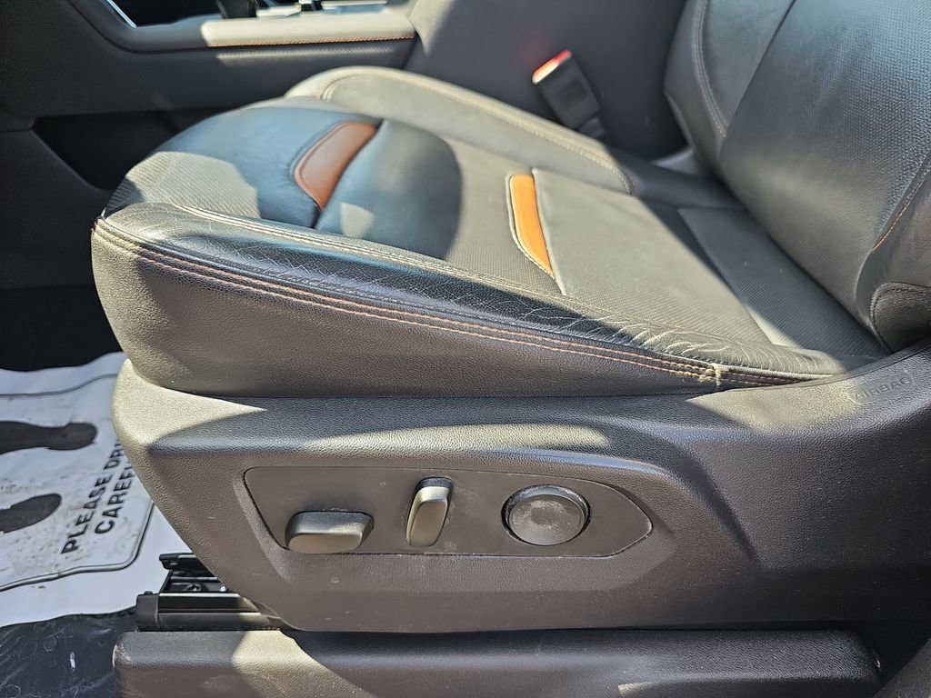 Used 2024 GMC Sierra 1500 AT4 w/ Technology Package image 32