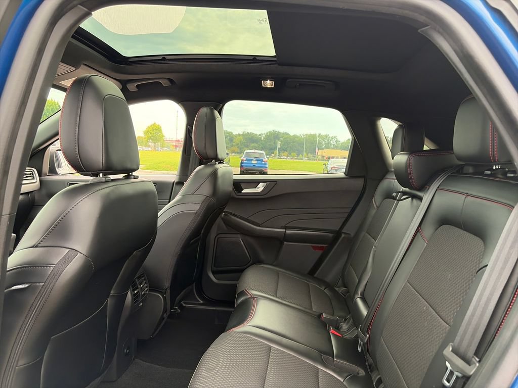 Used 2023 Ford Escape ST-Line w/ Equipment Group 301A FWD image 28