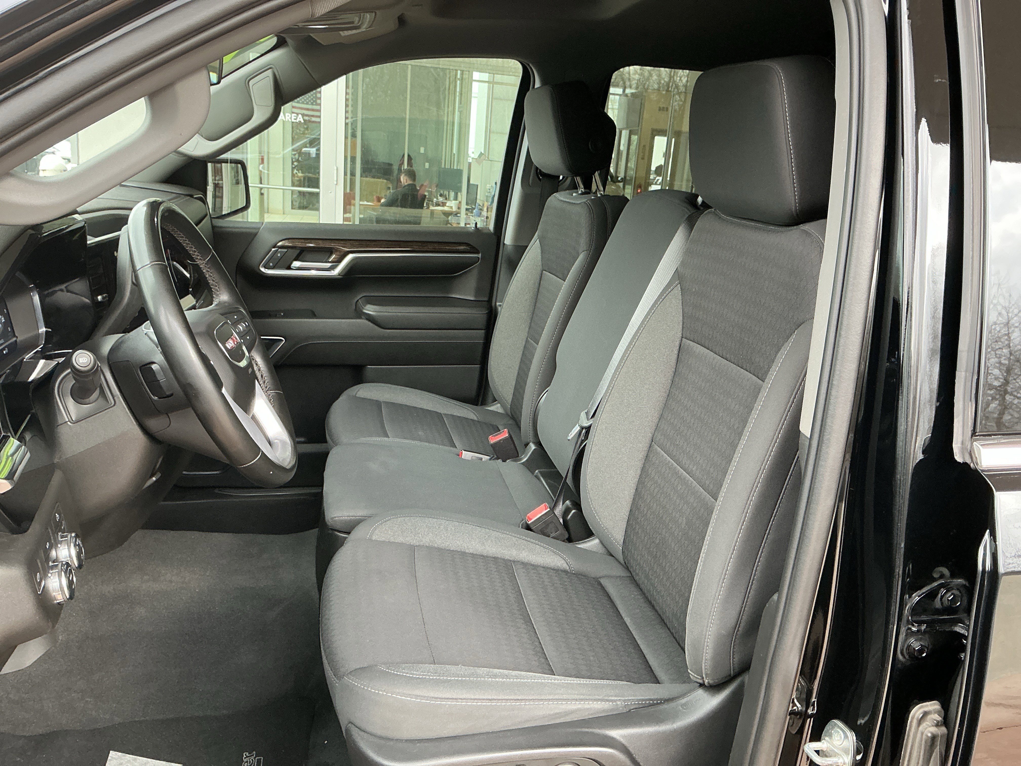 Used 2023 GMC Sierra 1500 SLE image 31