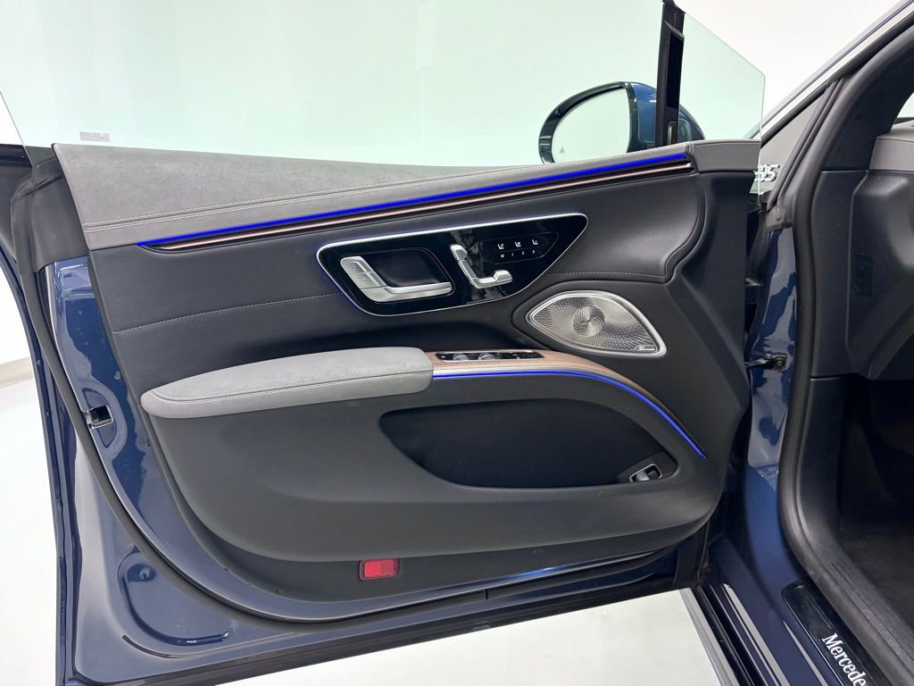 Used 2023 Mercedes-Benz EQS 580 4MATIC Sedan image 10