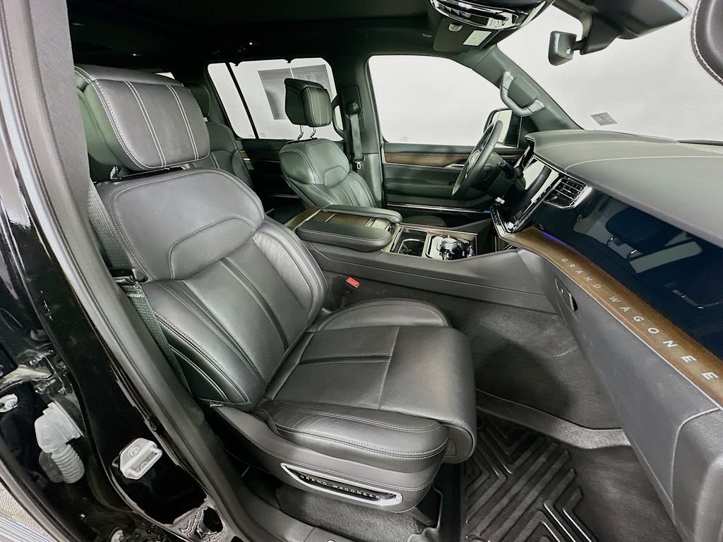 Certified 2025 Jeep Grand Wagoneer 4WD image 41