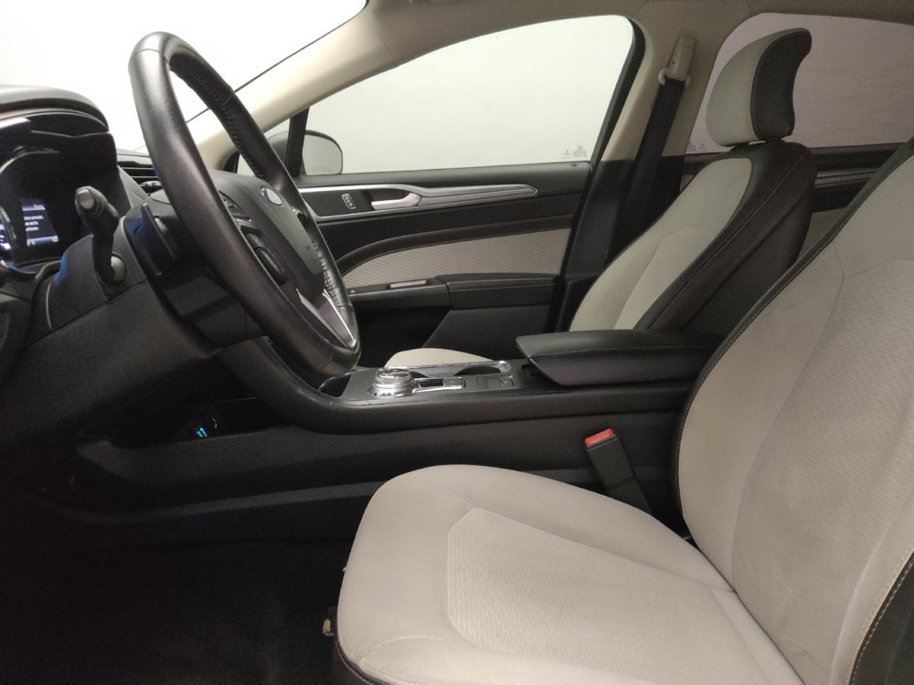 Used 2019 Ford Fusion SE w/ Equipment Group 151A FWD image 17