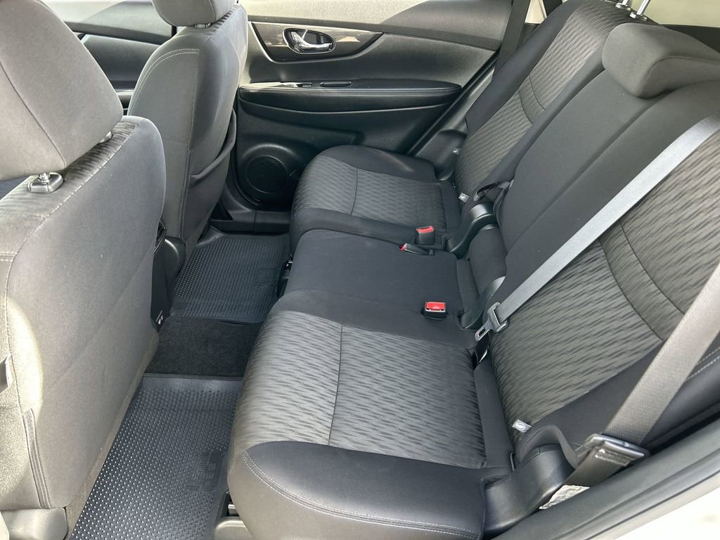 Used 2020 Nissan Rogue SV FWD image 24