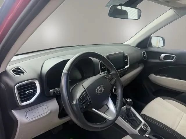 Used 2024 Hyundai Venue SEL FWD image 10