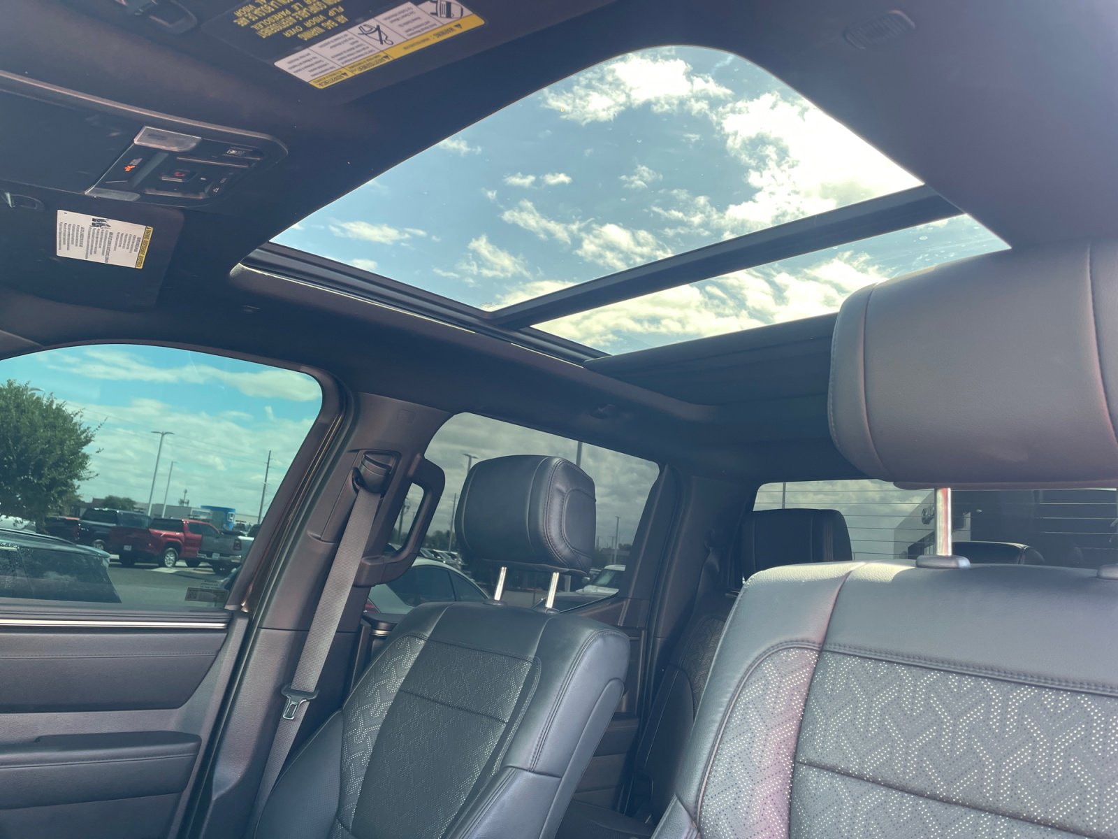 Certified 2025 Toyota Tundra Limited AWD/4WD image 33