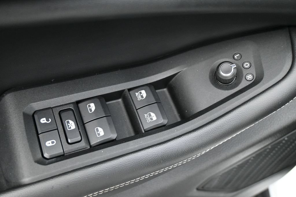 Used 2023 Jeep Grand Cherokee L Laredo AWD/4WD image 4