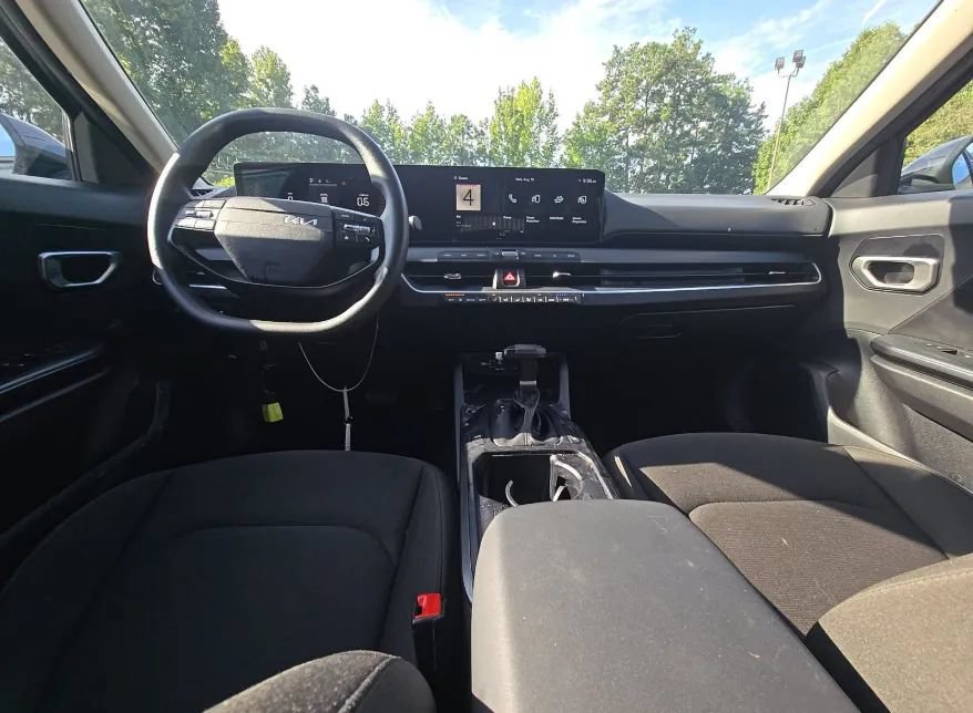 Used 2026 Kia K4 FWD image 6