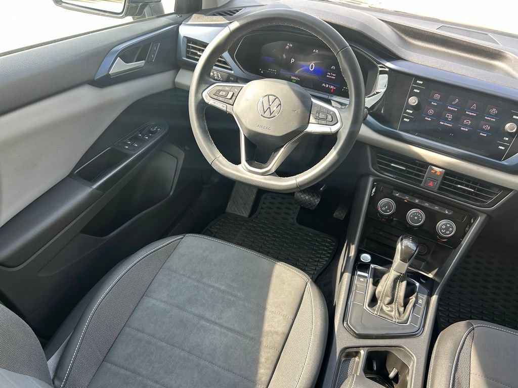Certified 2023 Volkswagen Taos SE w/ Panoramic Sunroof Package FWD image 9