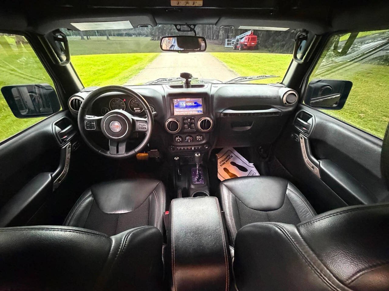 Used 2017 Jeep Wrangler Unlimited Sahara AWD/4WD image 3