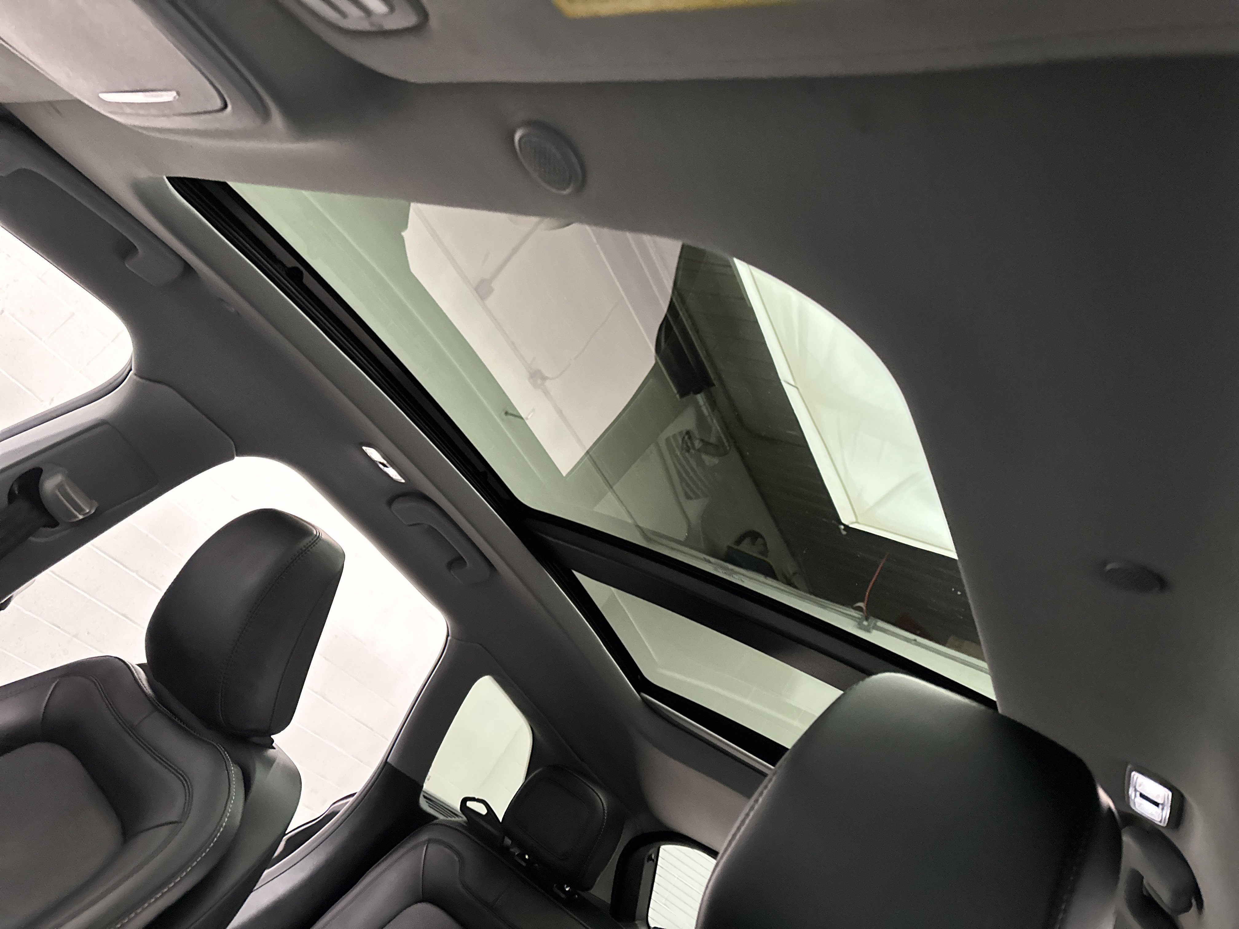 Used 2021 Lincoln Corsair Reserve w/ Equipment Group 201A image 23