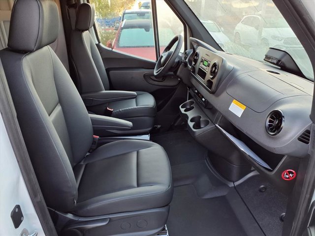 New 2025 Mercedes-Benz Sprinter 2500 image 18