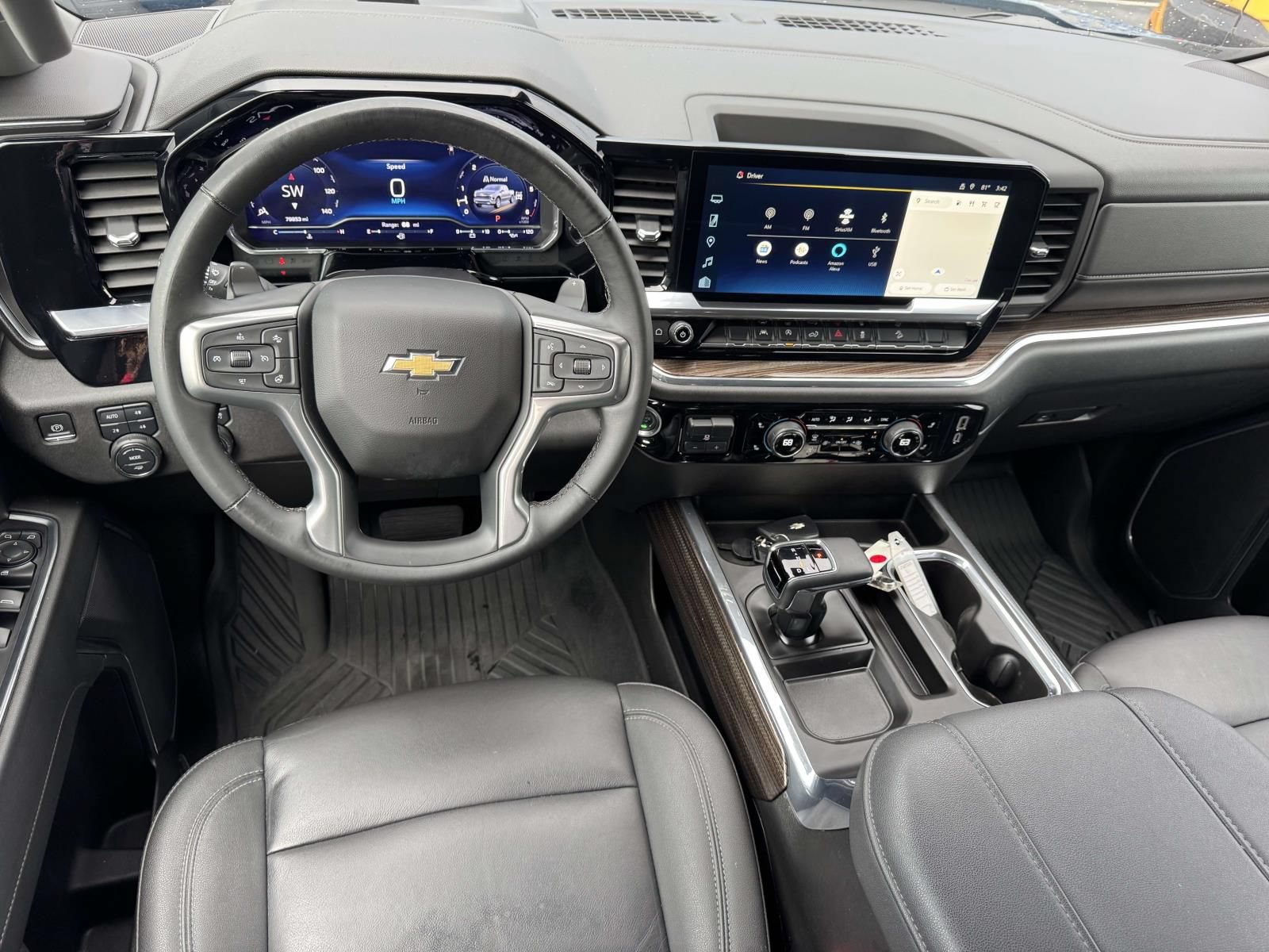 Used 2024 Chevrolet Silverado 1500 LT AWD/4WD image 2