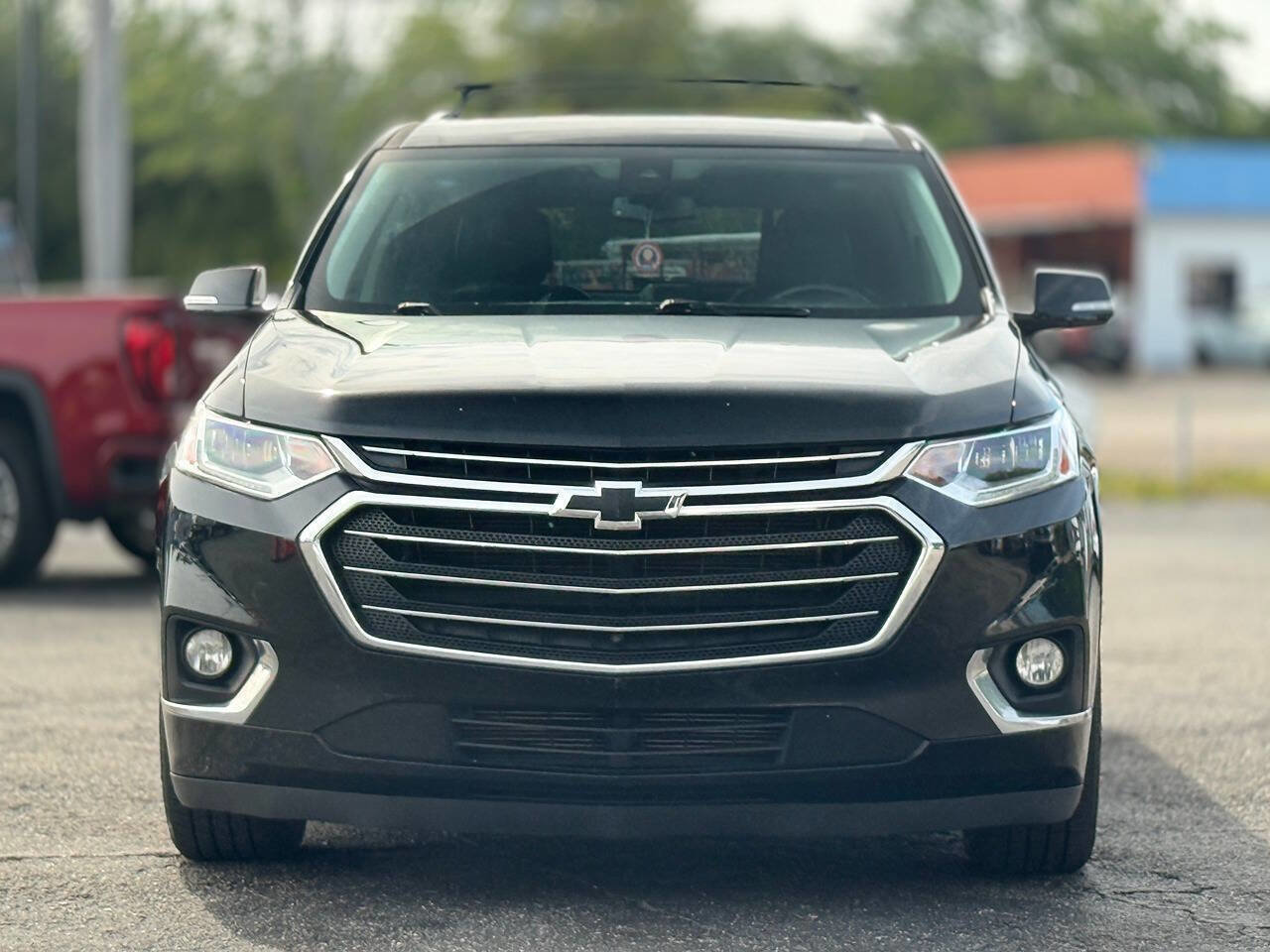 Used 2018 Chevrolet Traverse Premier w/ Driver Confidence II Package FWD image 2