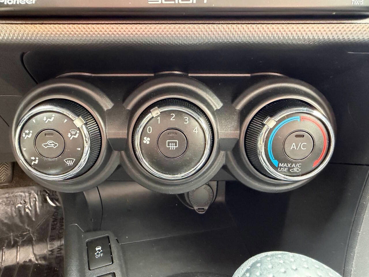 Used 2015 Scion tC image 19