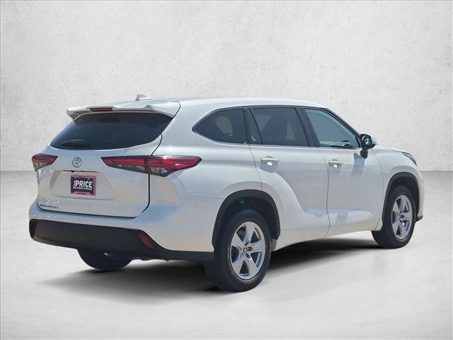 Used 2021 Toyota Highlander L FWD image 5
