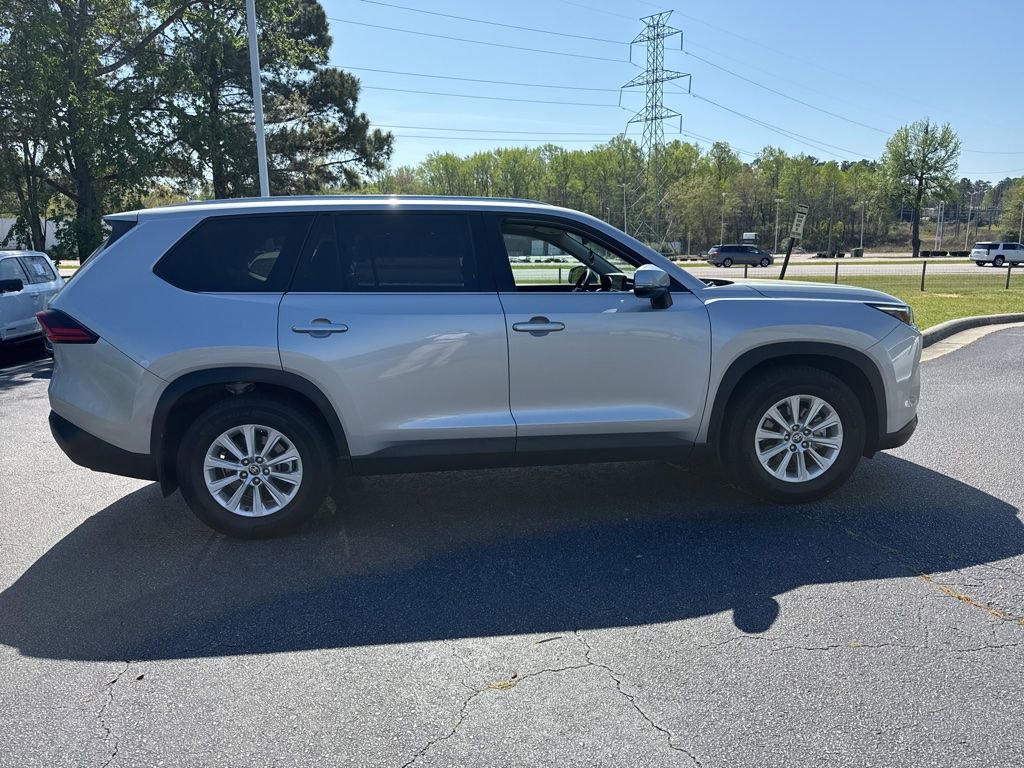 Used 2025 Toyota Grand Highlander XLE image 6