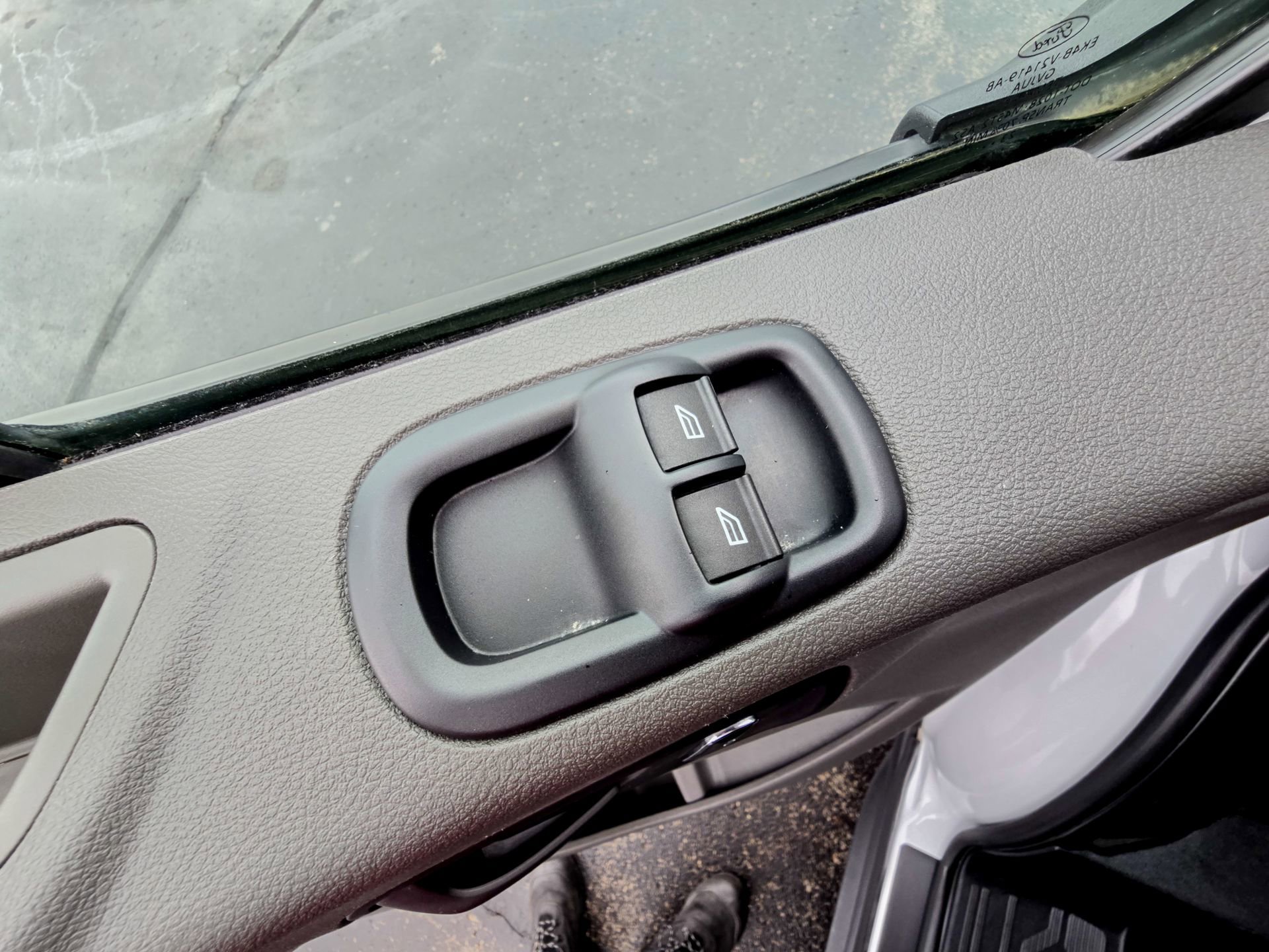 Used 2023 Ford Transit 350 XLT image 32