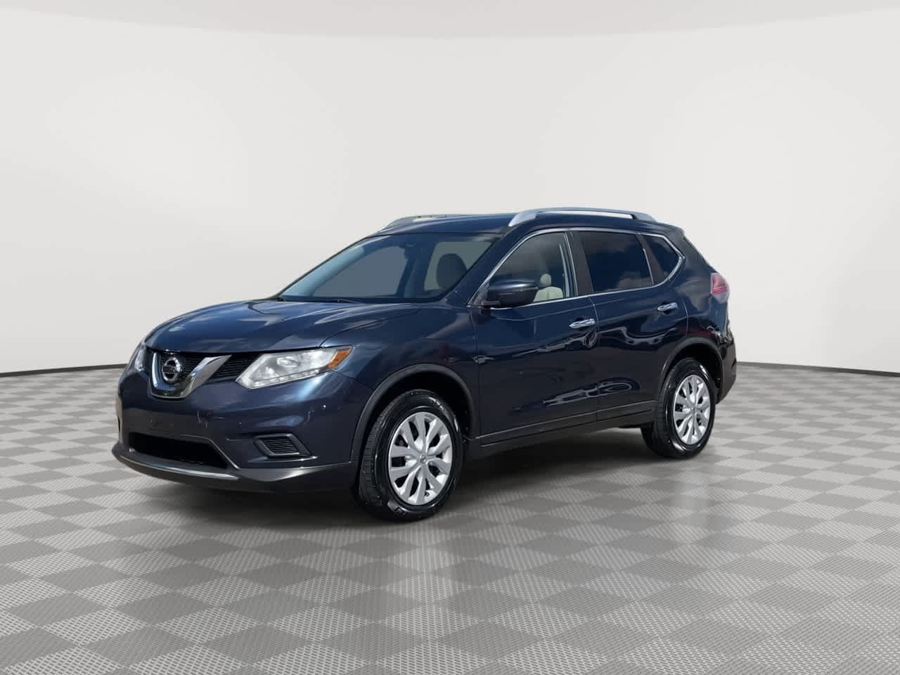 Used 2016 Nissan Rogue S w/ Appearance Package AWD/4WD image 4