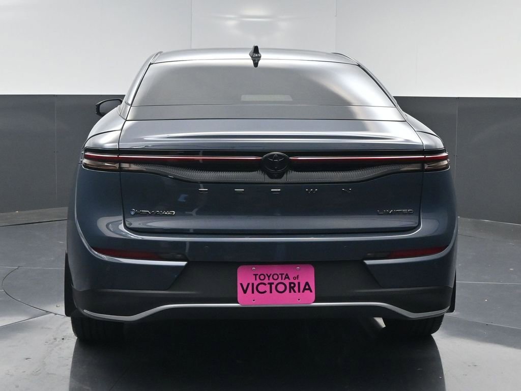 Used 2025 Toyota Crown Nightshade image 18