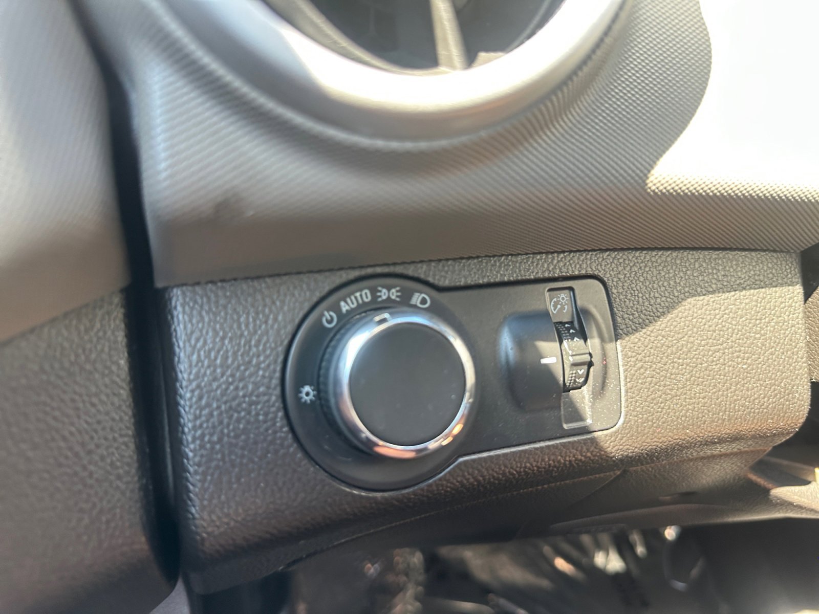 Used 2020 Chevrolet Sonic LT image 20