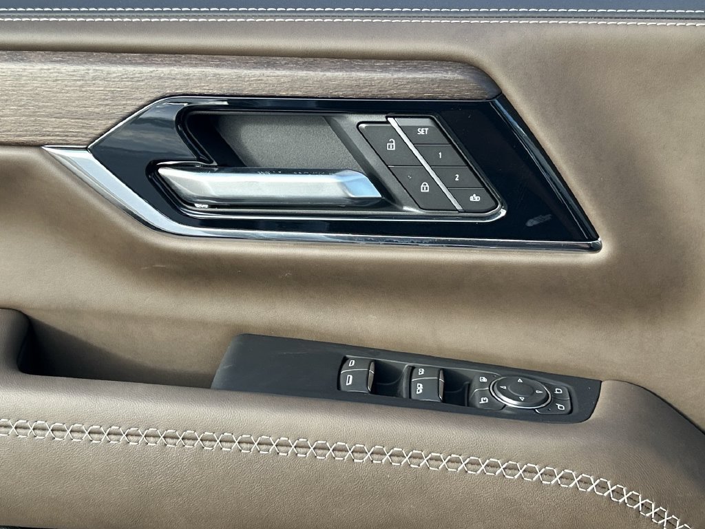 New 2026 GMC Yukon Denali Ultimate AWD/4WD image 24