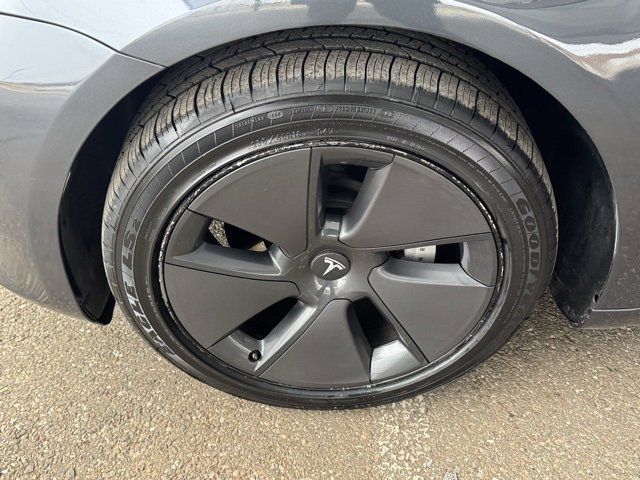 Used 2023 Tesla Model 3 Standard Range image 7