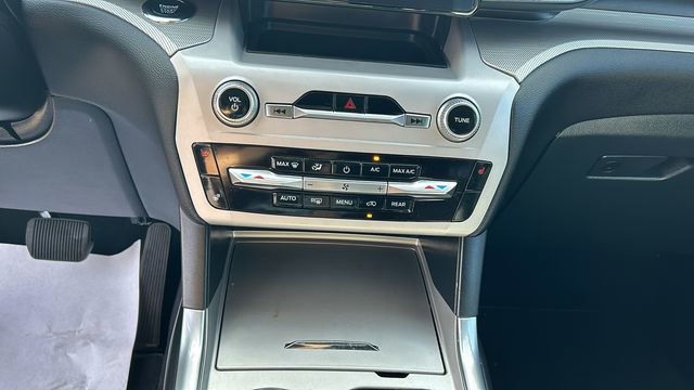 Certified 2024 Ford Explorer XLT w/ Equipment Group 202A AWD/4WD image 23
