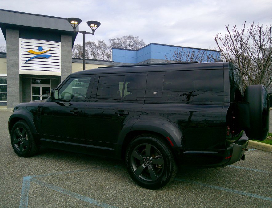 Used 2023 Land Rover Defender 130 X-Dynamic SE image 41