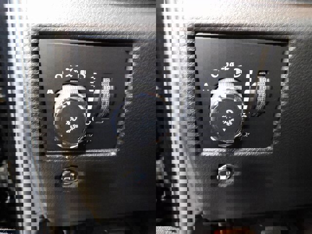 Used 2018 Jeep Grand Cherokee Limited w/ Luxury Group II image 21