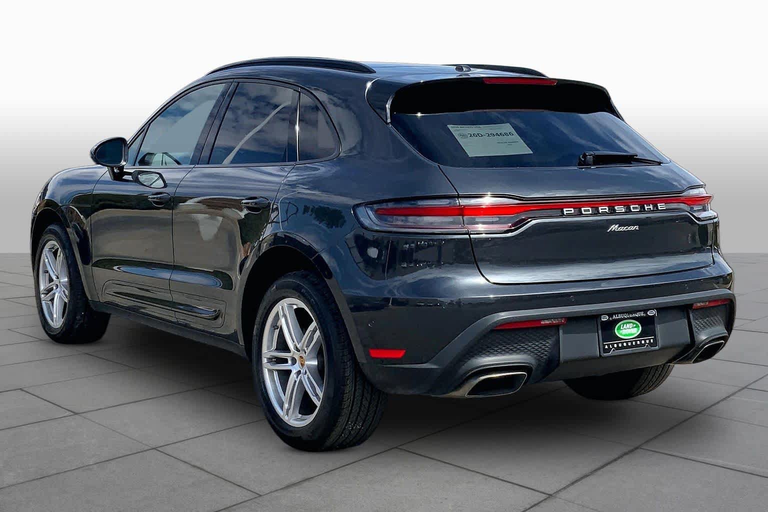 Used 2022 Porsche Macan AWD/4WD image 10