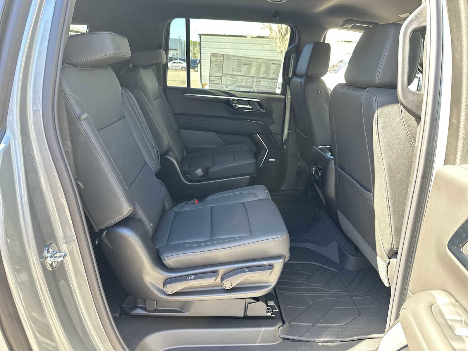 New 2026 Chevrolet Suburban LT w/ Comfort Package image 18