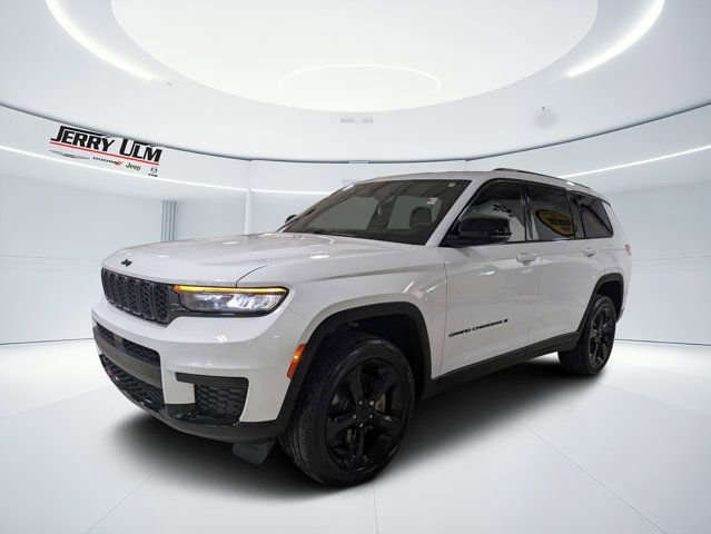 Used 2023 Jeep Grand Cherokee L Laredo RWD image 7