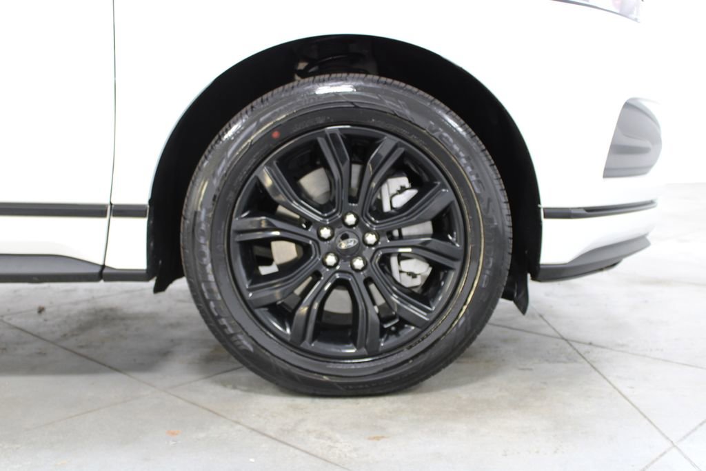 Used 2022 Ford Edge SE w/ Black Appearance Package image 12