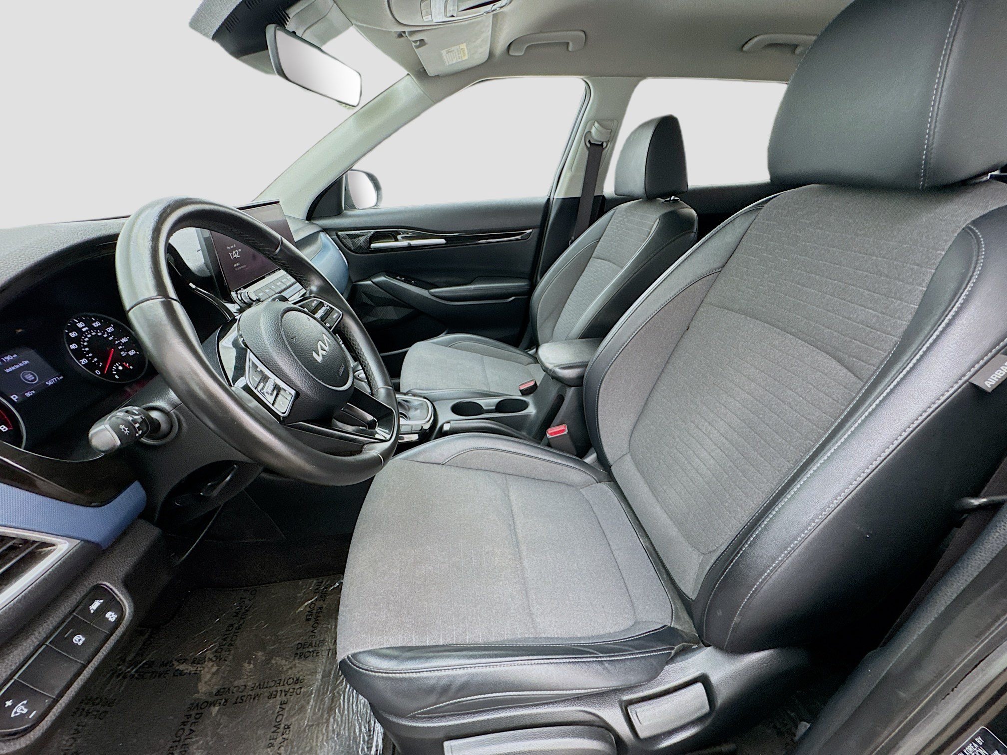 Used 2023 Kia Seltos S w/ Navigation Package FWD image 13