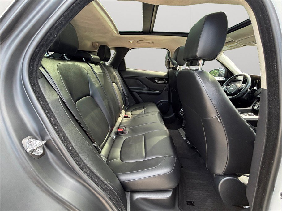 Used 2019 Jaguar F-PACE Premium AWD/4WD image 46