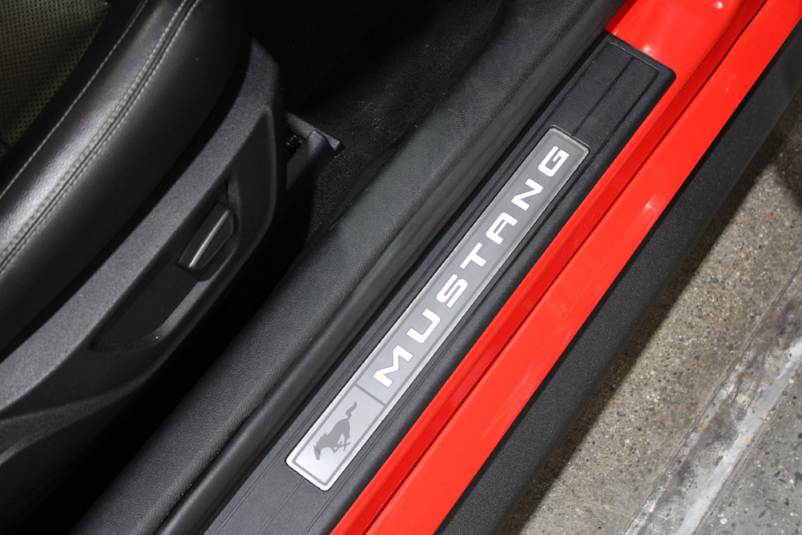 Used 2020 Ford Mustang Premium RWD image 25