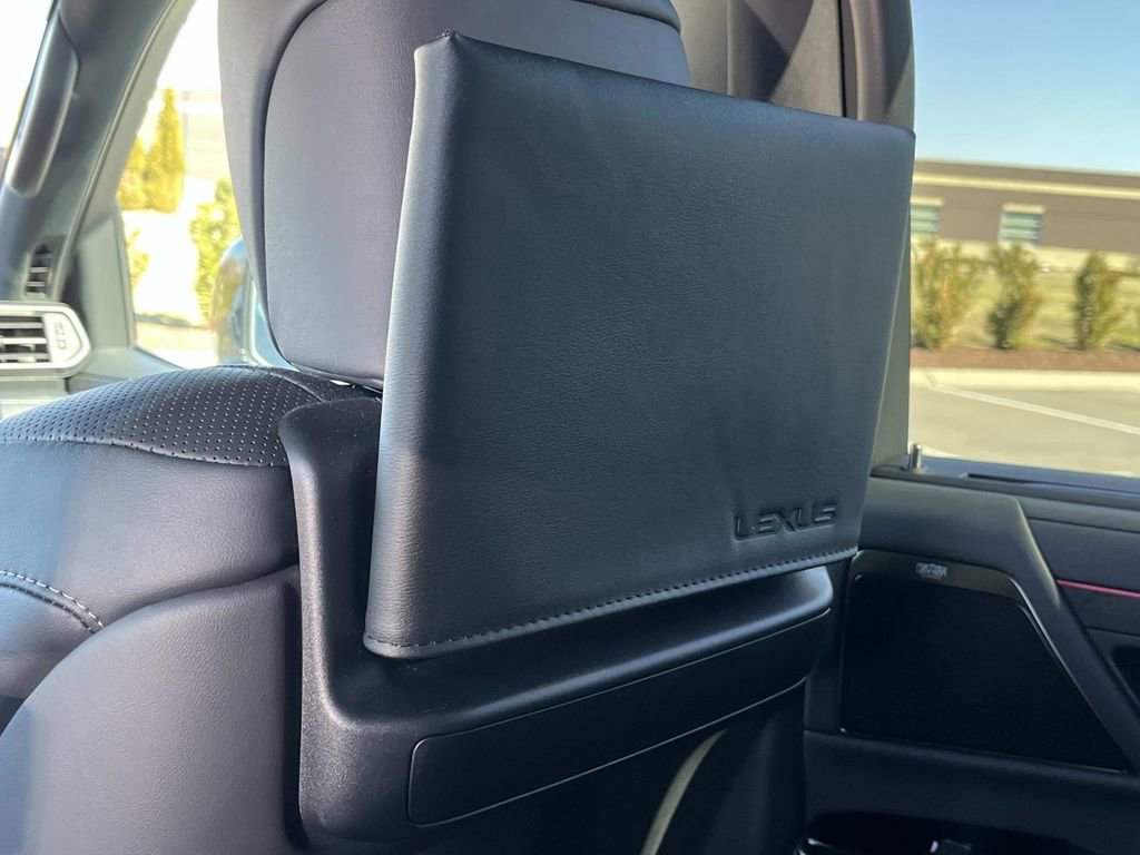 Used 2023 Lexus LX 600 4WD w/ Luxury Package image 19