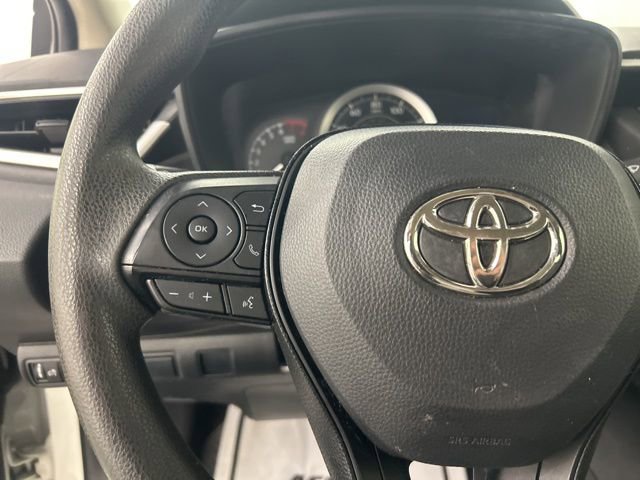 Used 2021 Toyota Corolla LE image 11
