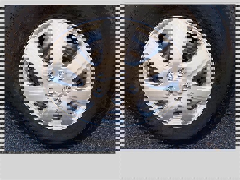 Used 2002 Dodge B1500 image 10