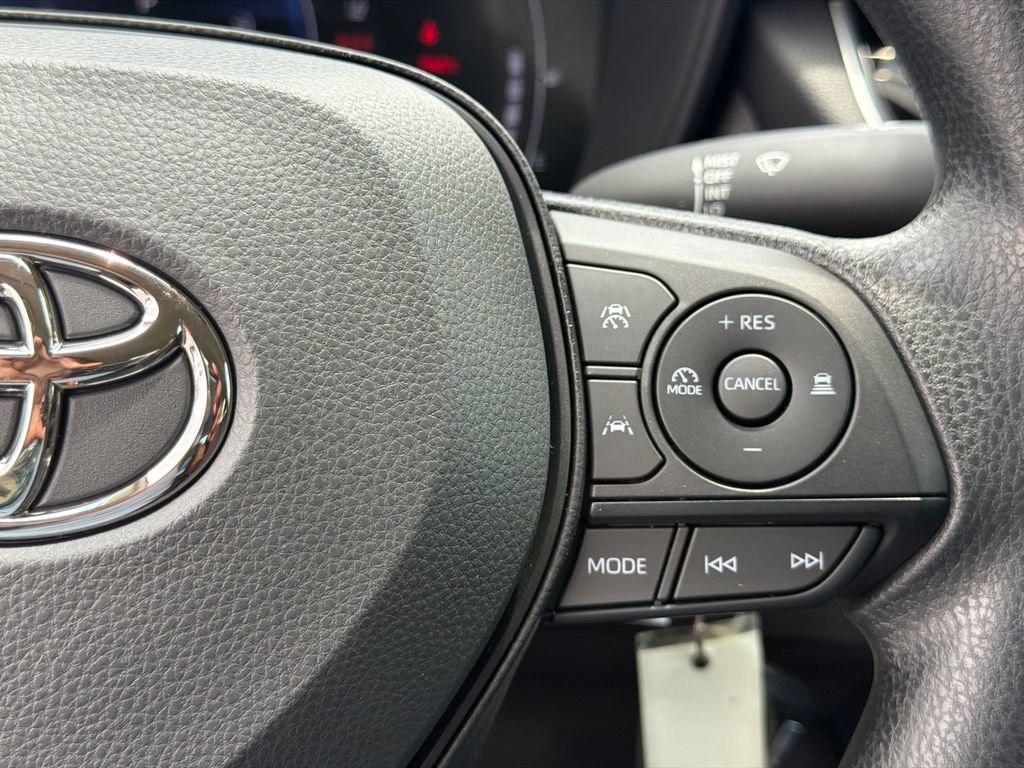 Used 2026 Toyota Corolla LE FWD image 30