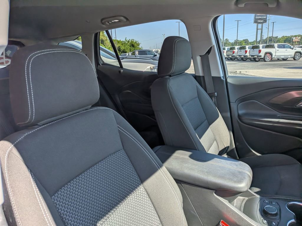 Used 2023 GMC Terrain SLE w/ Driver Convenience Package image 28