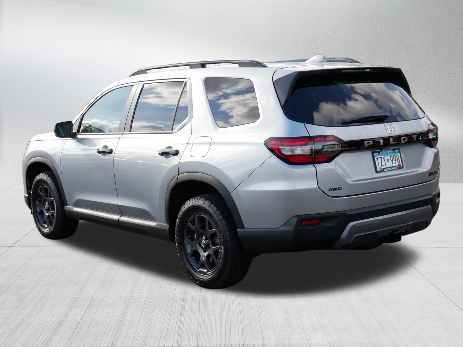 Certified 2026 Honda Pilot TrailSport image 5