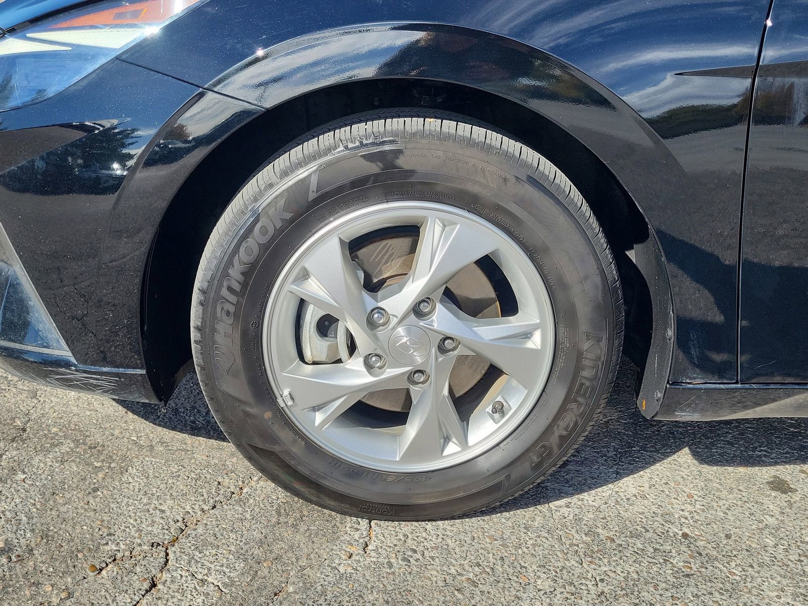 Used 2023 Hyundai Elantra SE image 11