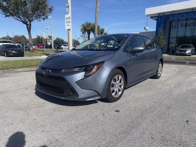 Used 2022 Toyota Corolla LE image 3