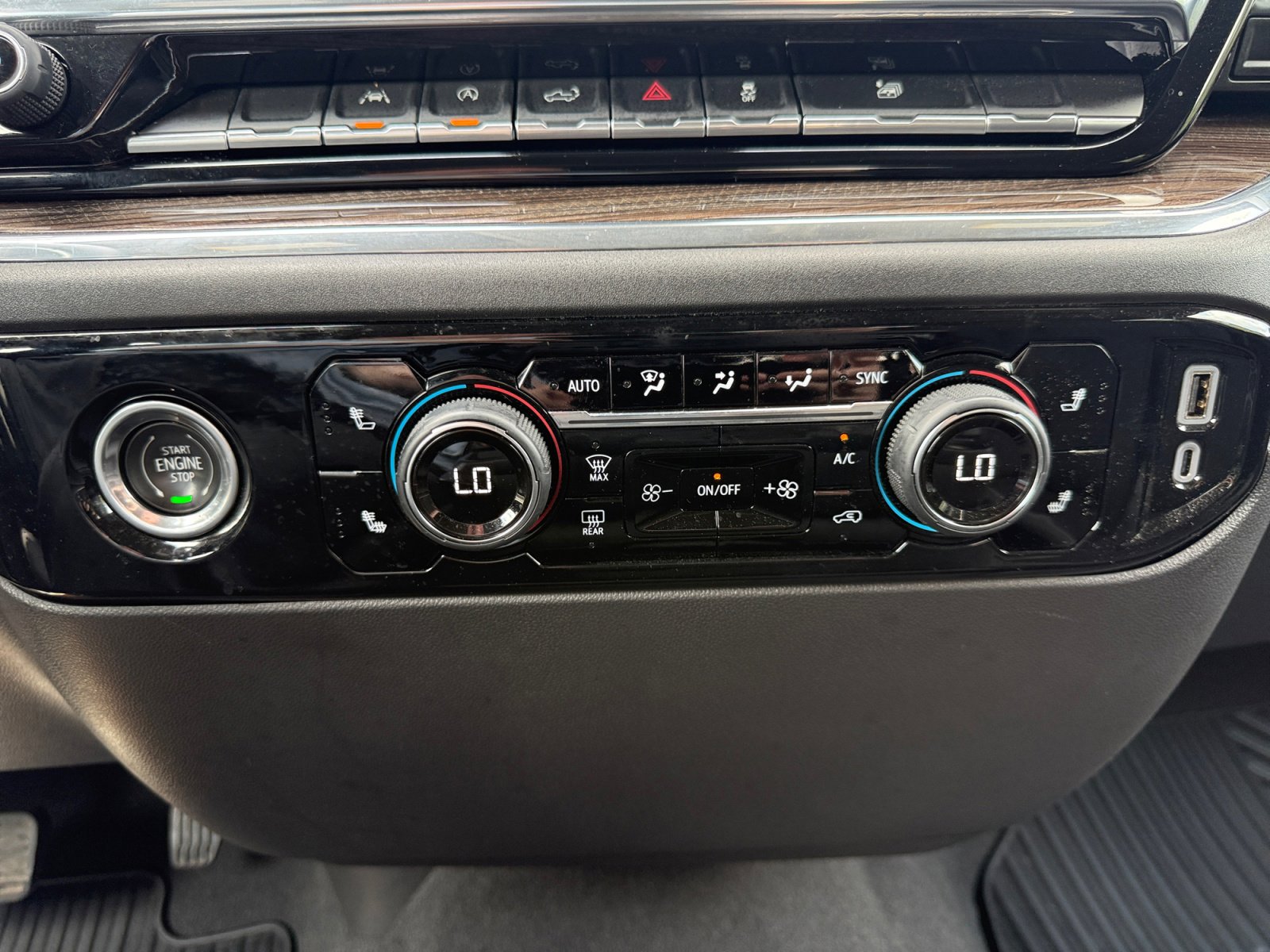 Used 2024 Chevrolet Silverado 1500 LT image 18